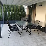 Apartment Paradise Swing