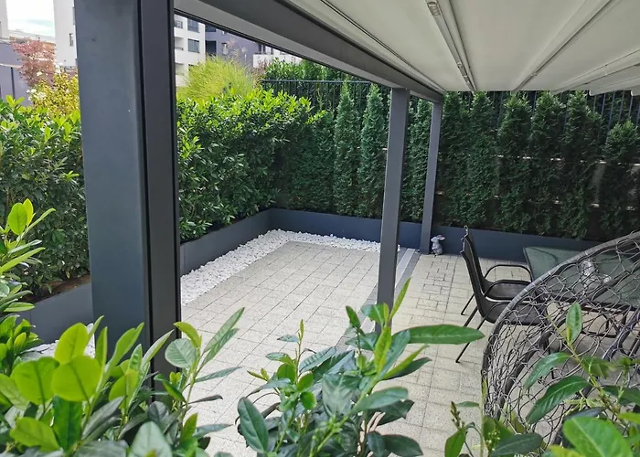 Paradise Swing Apartment